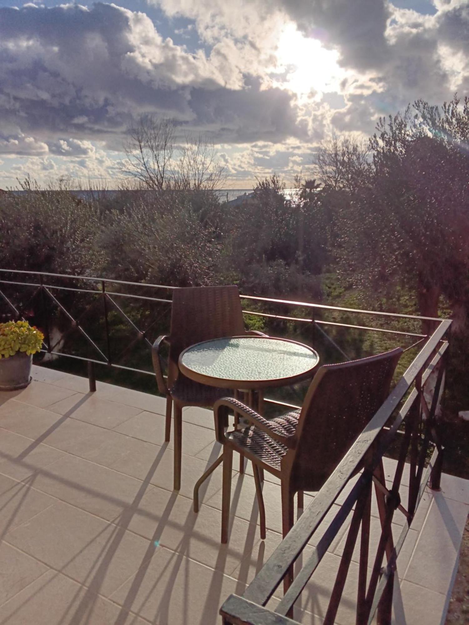 Bed and Breakfast Olive House Marathiás Exterior foto